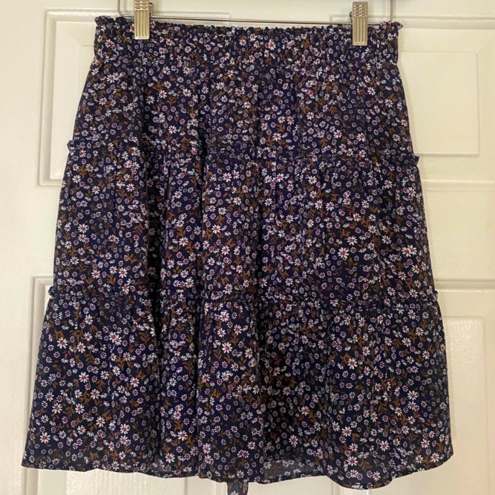 Cute LOFT skirt that can be dressed up and down Sz XS